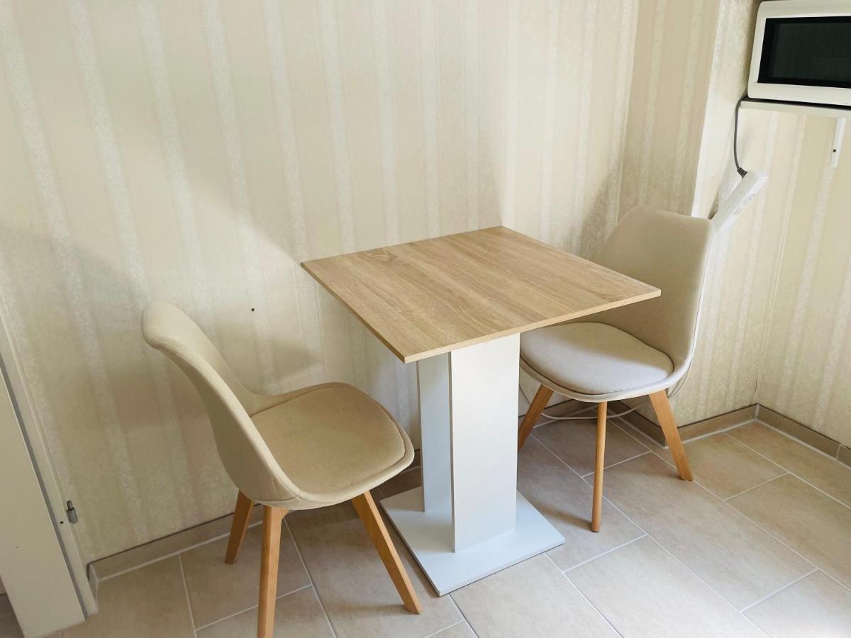 Privatunterkunft Mit Bad Und Kueche In Seenaehe Zulpich Luaran gambar