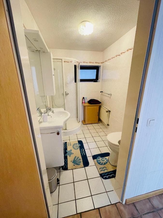 Privatunterkunft Mit Bad Und Kueche In Seenaehe Zulpich Luaran gambar